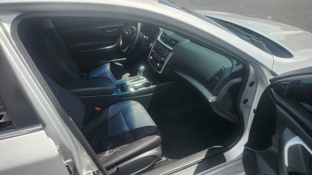 Used 2018 Nissan Altima 2.5 SV FWD image 18