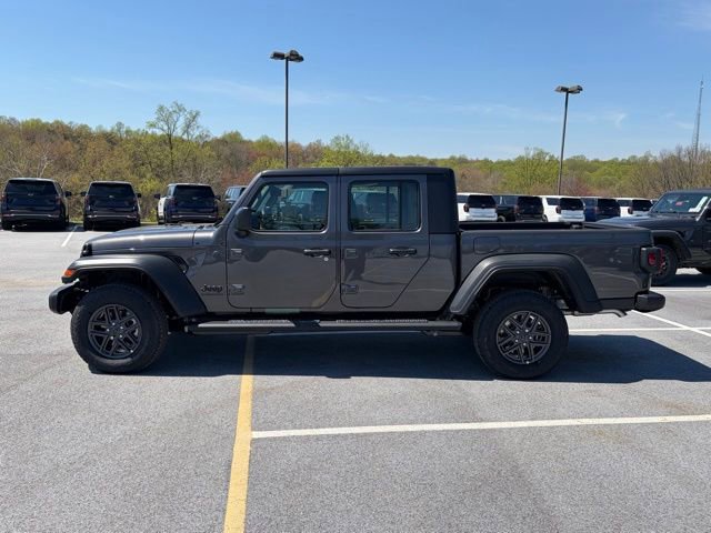 New 2026 Jeep Gladiator Sport AWD/4WD image 4