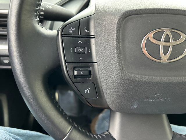 Used 2024 Toyota Prius LE FWD image 12