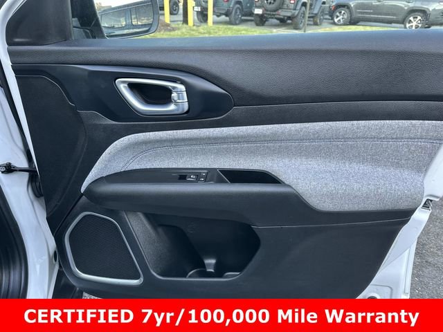 Certified 2022 Jeep Compass Latitude w/ Convenience Group AWD/4WD image 9