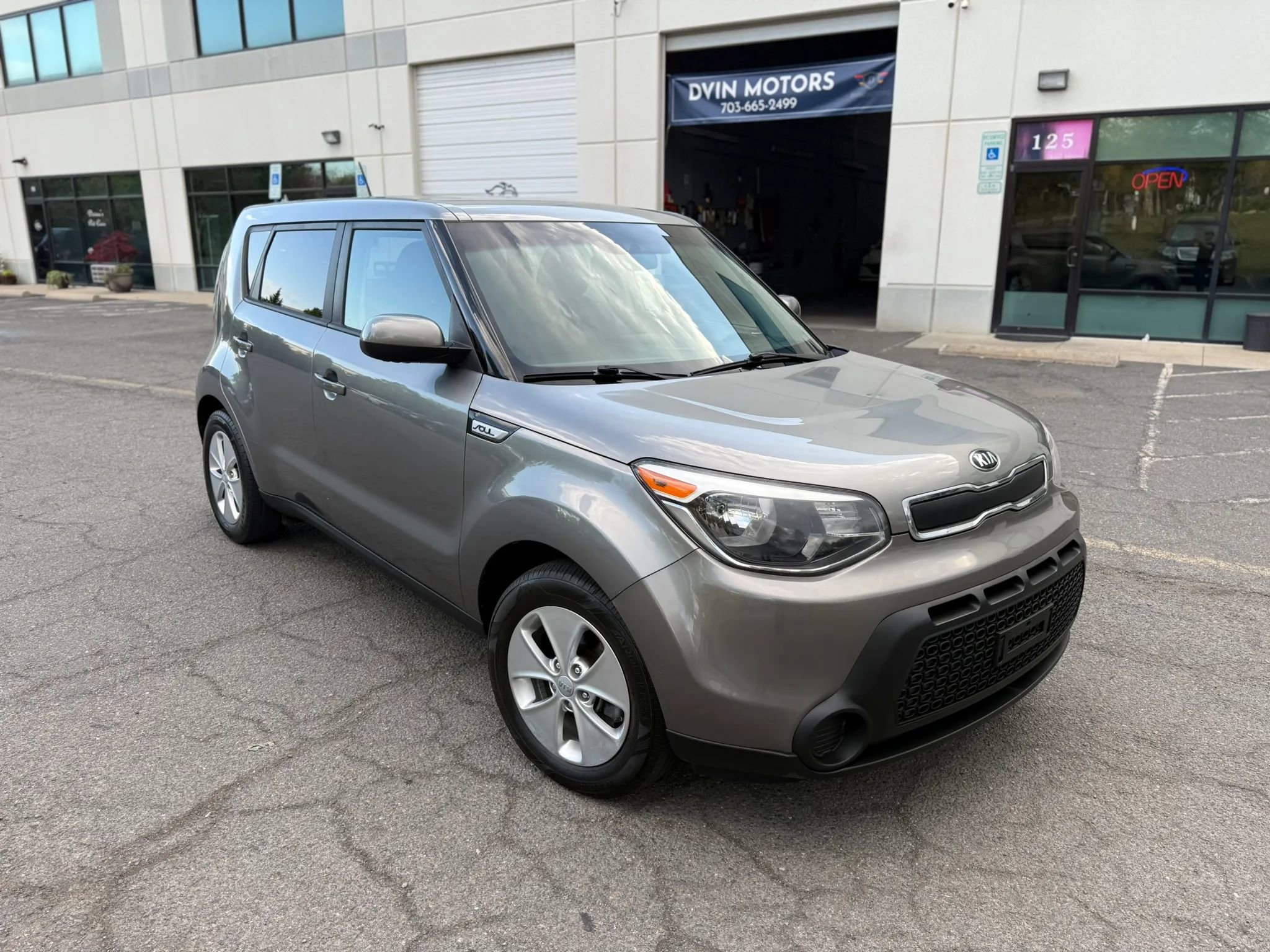 Used 2016 Kia Soul FWD image 2