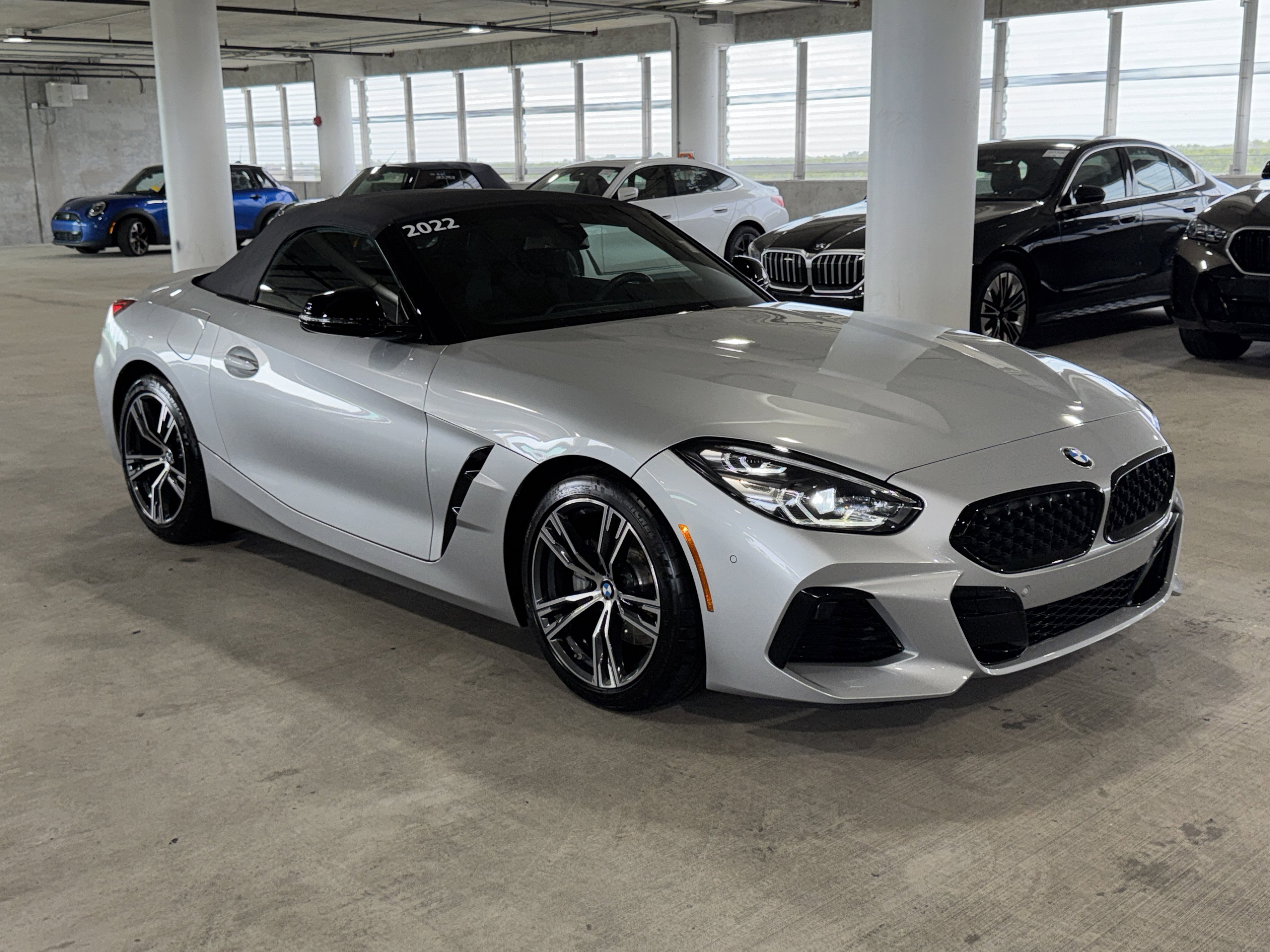 Used 2022 BMW Z4 sDrive30i w/ Premium Package 2 RWD image 2