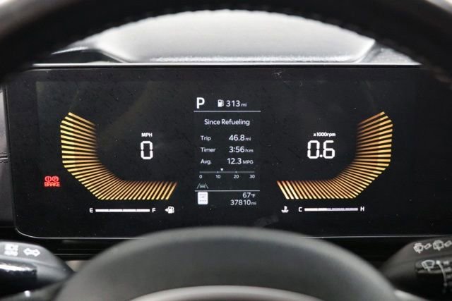 Used 2025 Kia Carnival FWD image 23