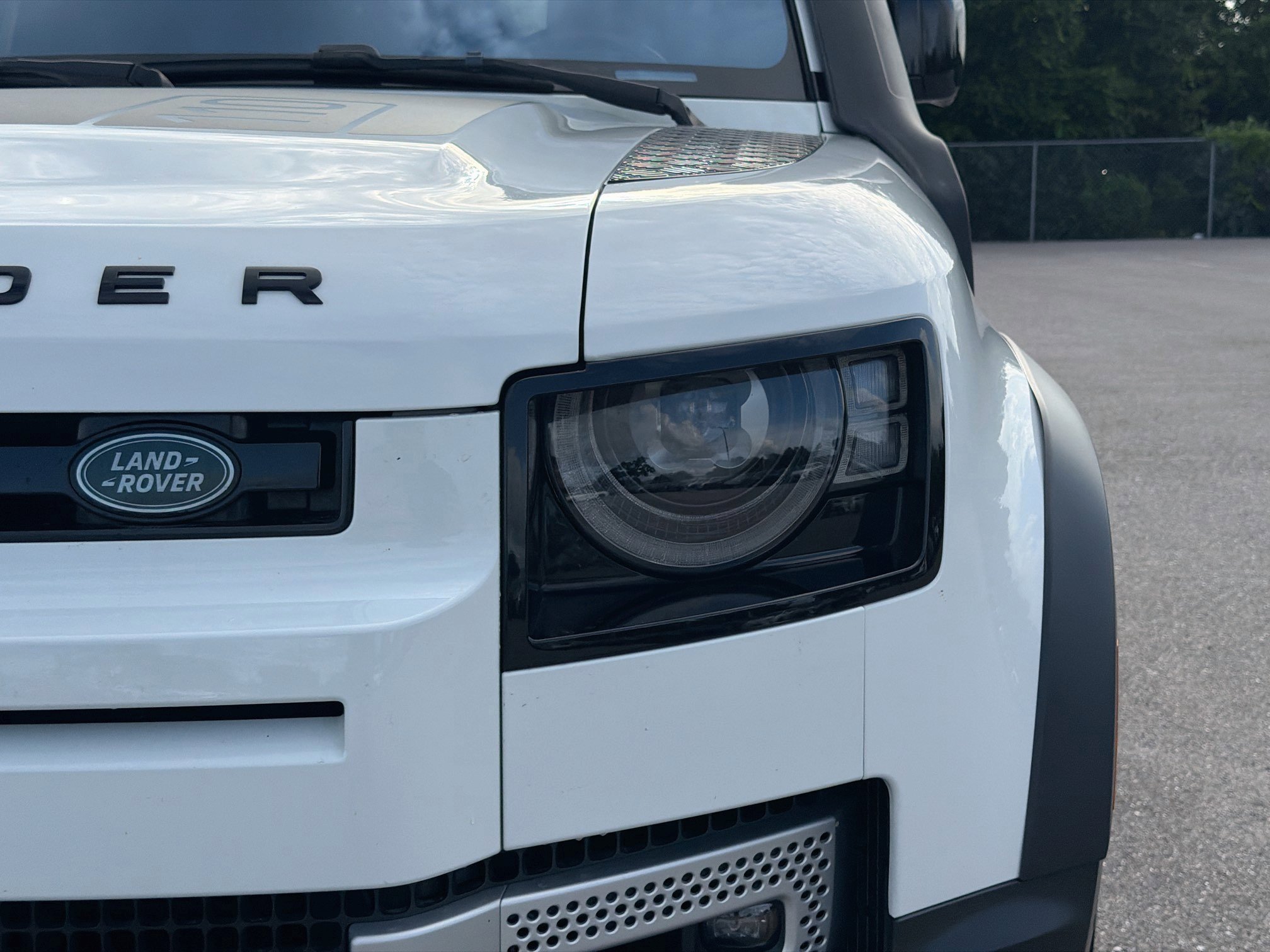 Used 2022 Land Rover Defender 110 S AWD/4WD image 9