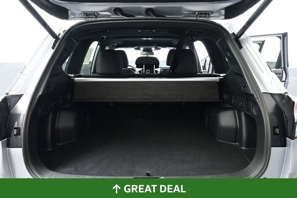Used 2025 Subaru Forester Premium AWD/4WD image 25