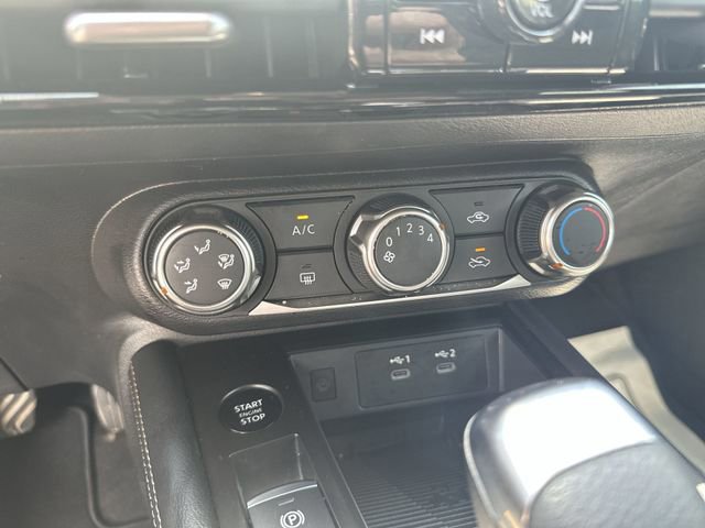 Used 2025 Nissan Kicks SV AWD/4WD image 16