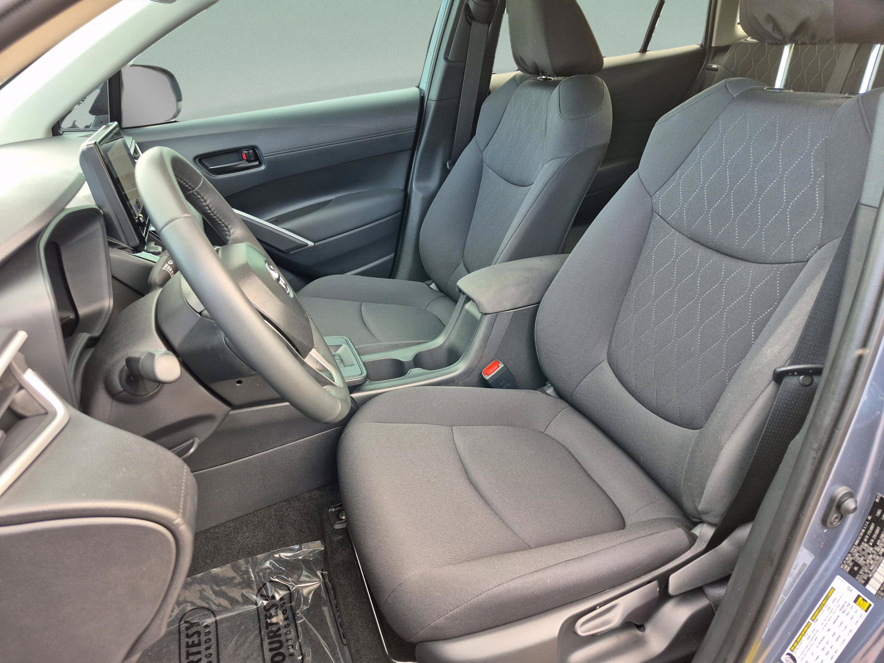 Used 2026 Toyota Corolla Cross LE FWD image 20
