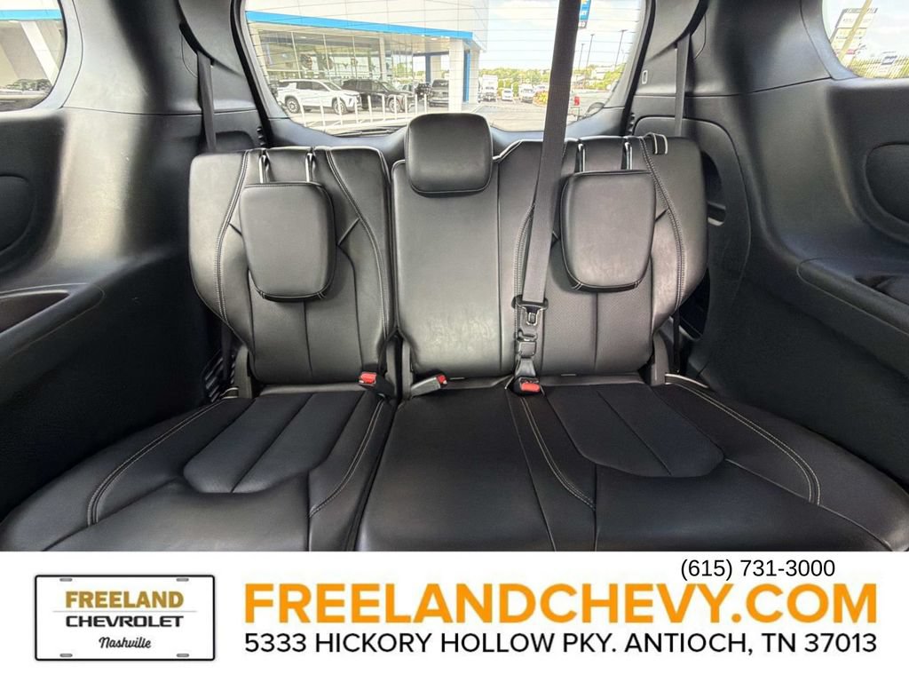 Used 2025 Chrysler Pacifica Select FWD image 18
