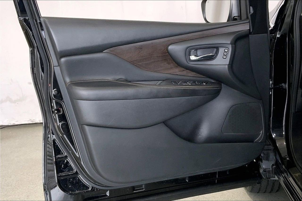 Used 2021 Nissan Murano Platinum w/ Cargo Package image 25