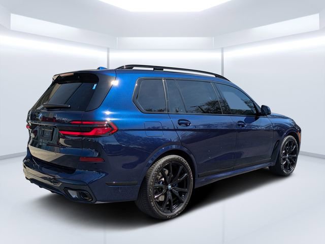 Used 2025 BMW X7 xDrive40i w/ Executive Package image 3