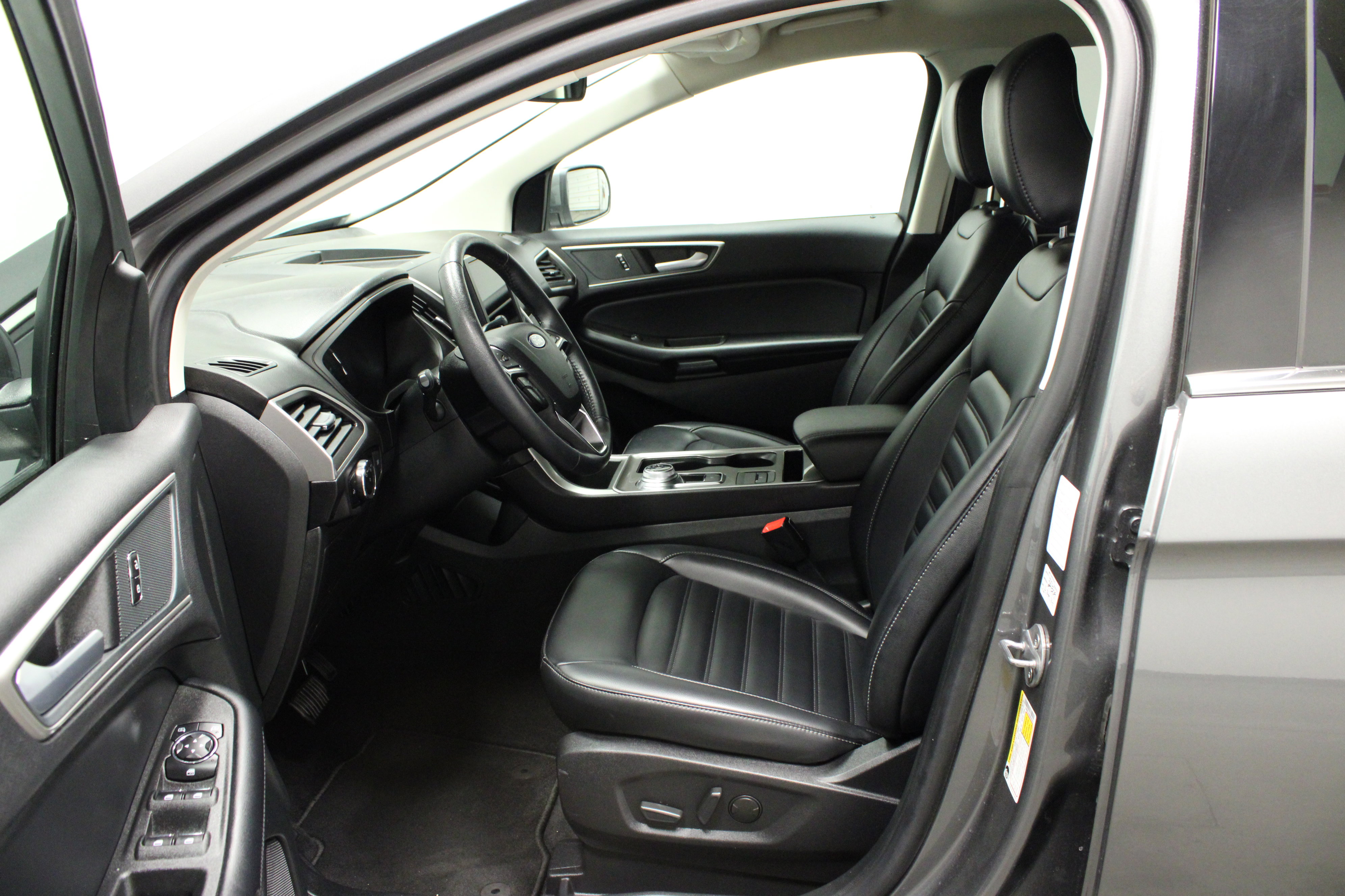 Used 2024 Ford Edge SEL AWD/4WD image 16