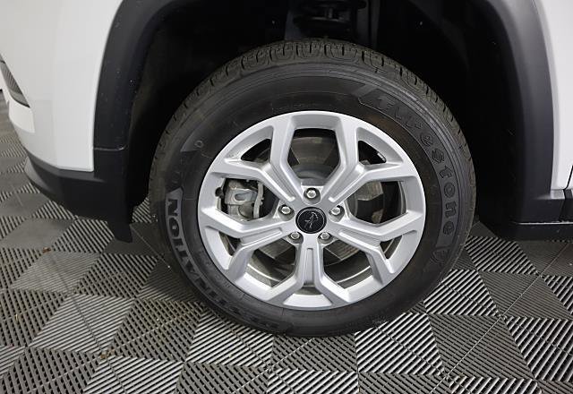 Used 2025 Jeep Compass Sport image 14