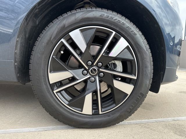 New 2026 Volvo XC60 B5 Plus w/ Protection Package Premier AWD/4WD image 10