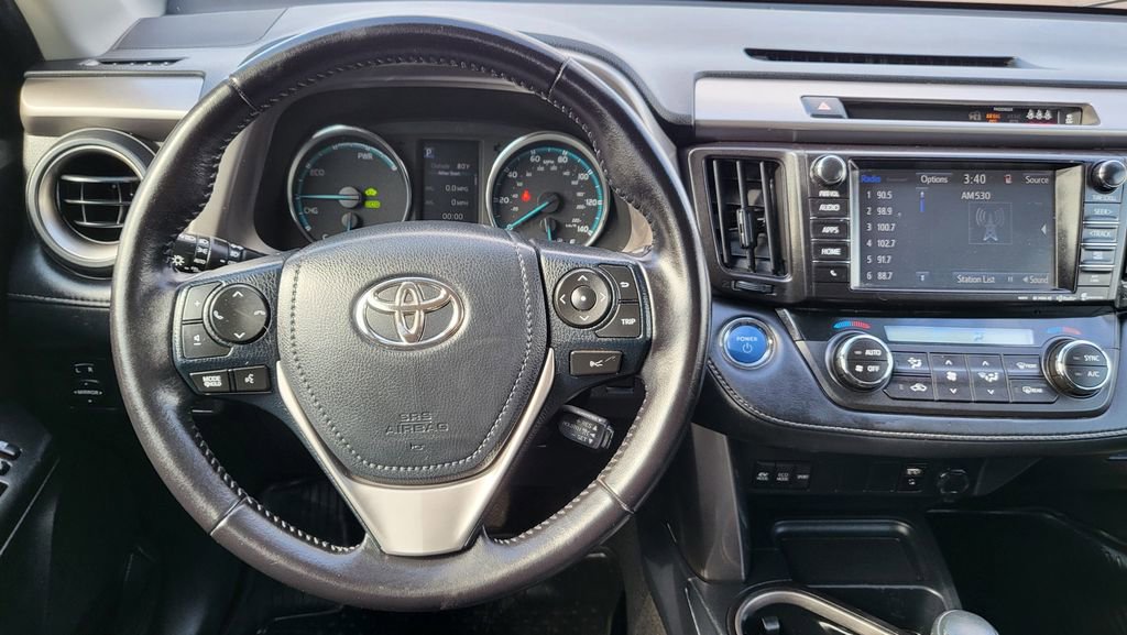 Used 2017 Toyota RAV4 XLE image 25