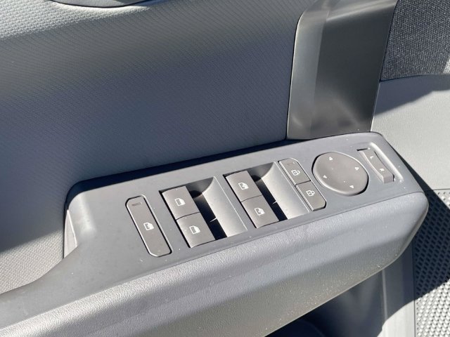 New 2027 Kia EV3 Wind FWD image 17