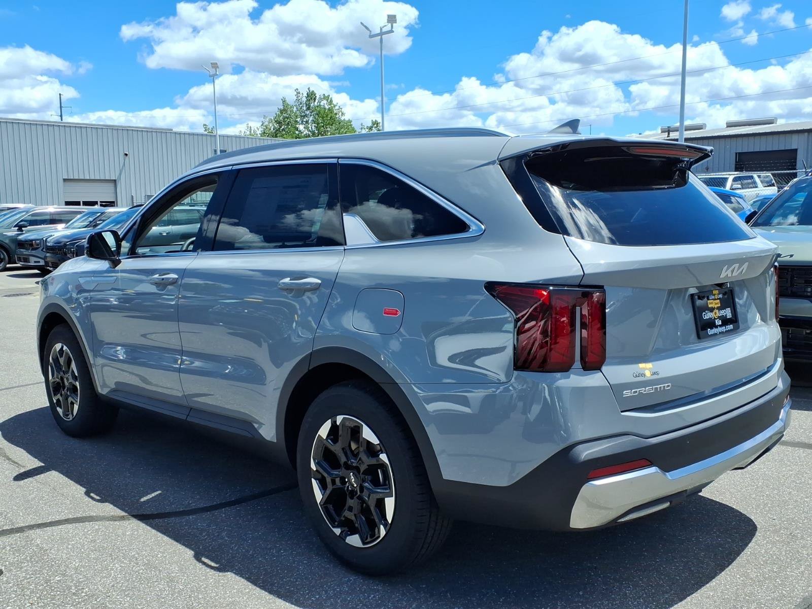 New 2026 Kia Sorento S w/ S Panoramic Sunroof Package FWD image 8