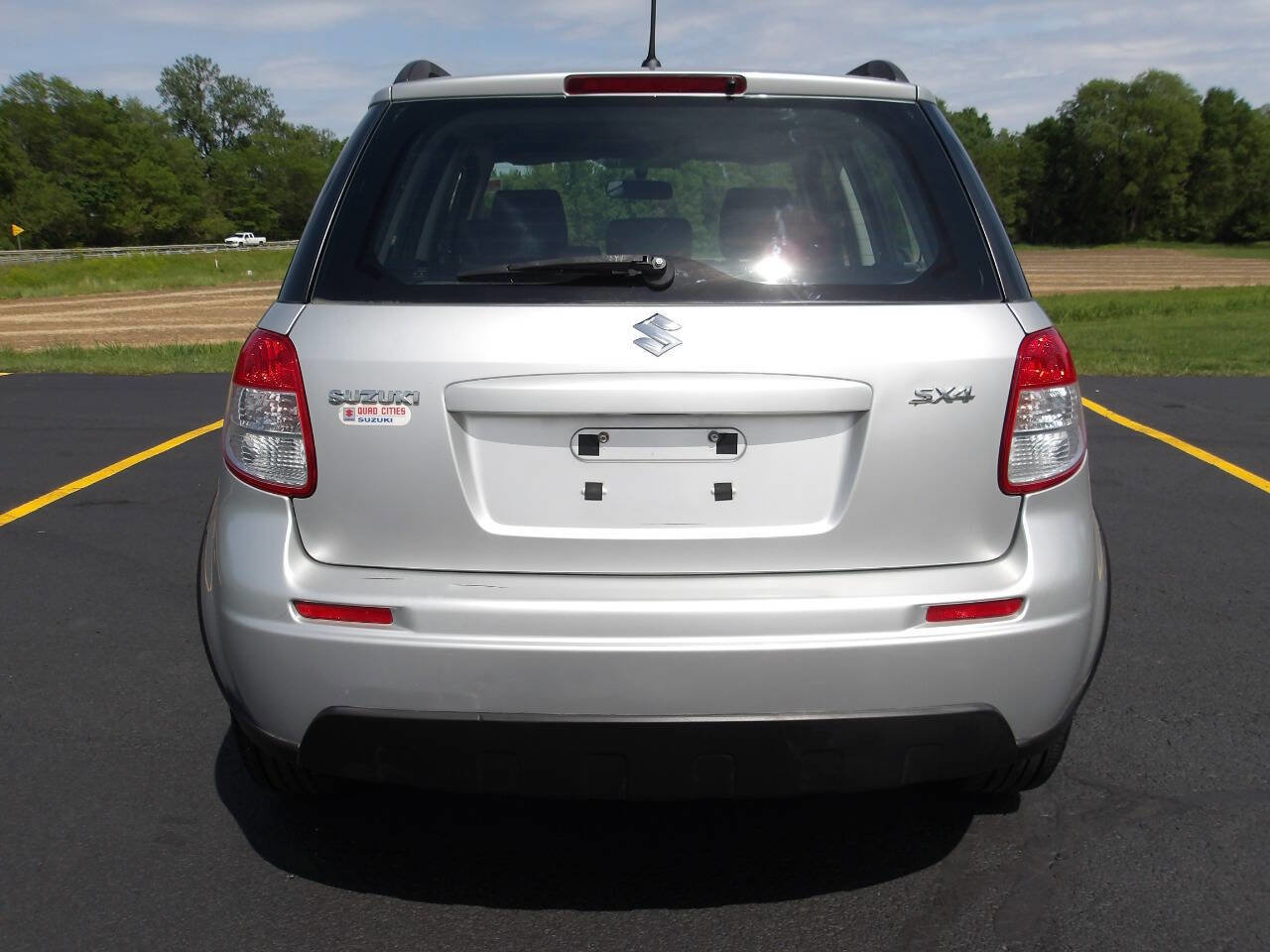 Used 2008 Suzuki SX4 Hatchback FWD image 4