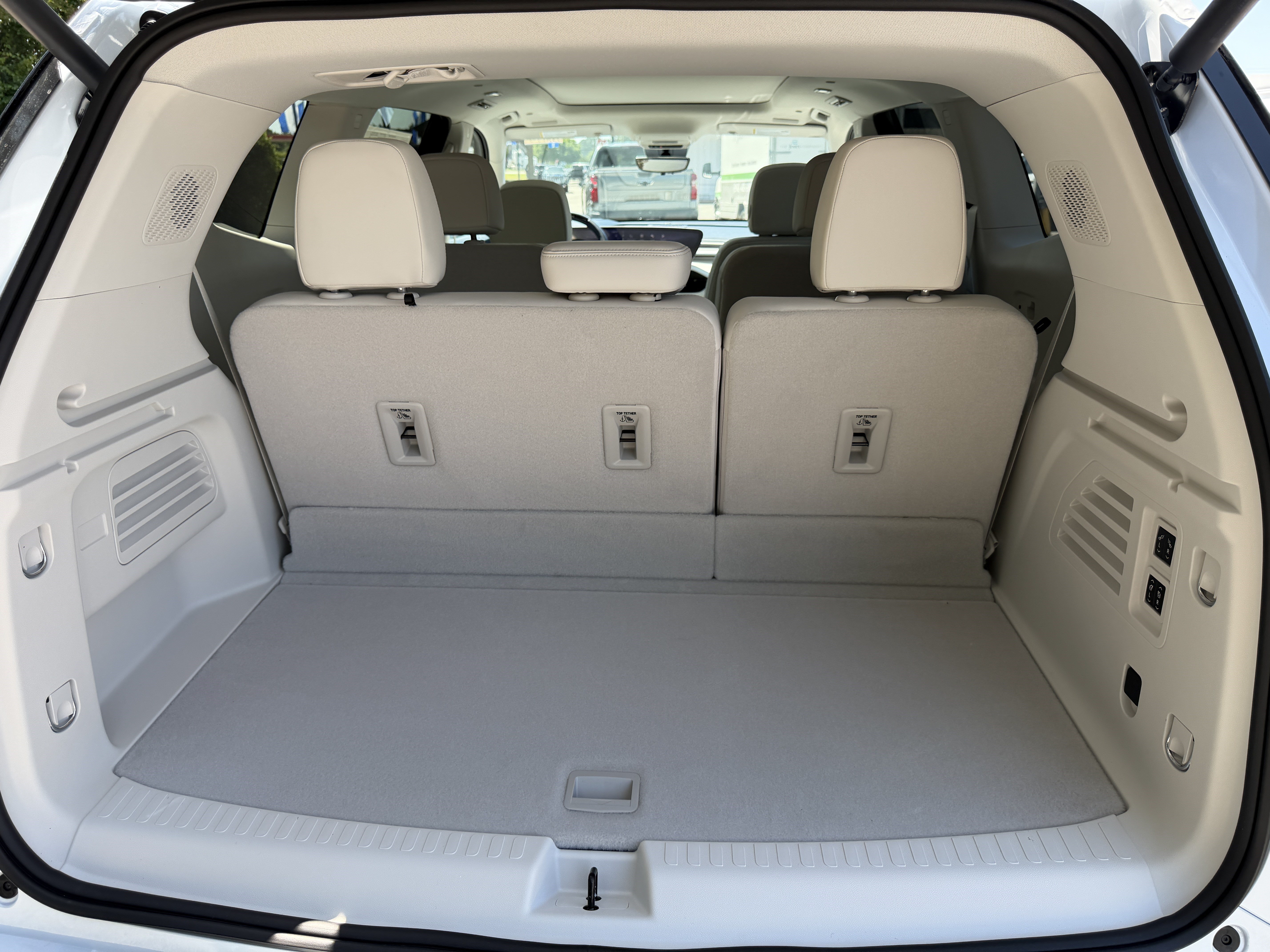 New 2026 Buick Enclave Avenir w/ Super Cruise Package FWD image 4