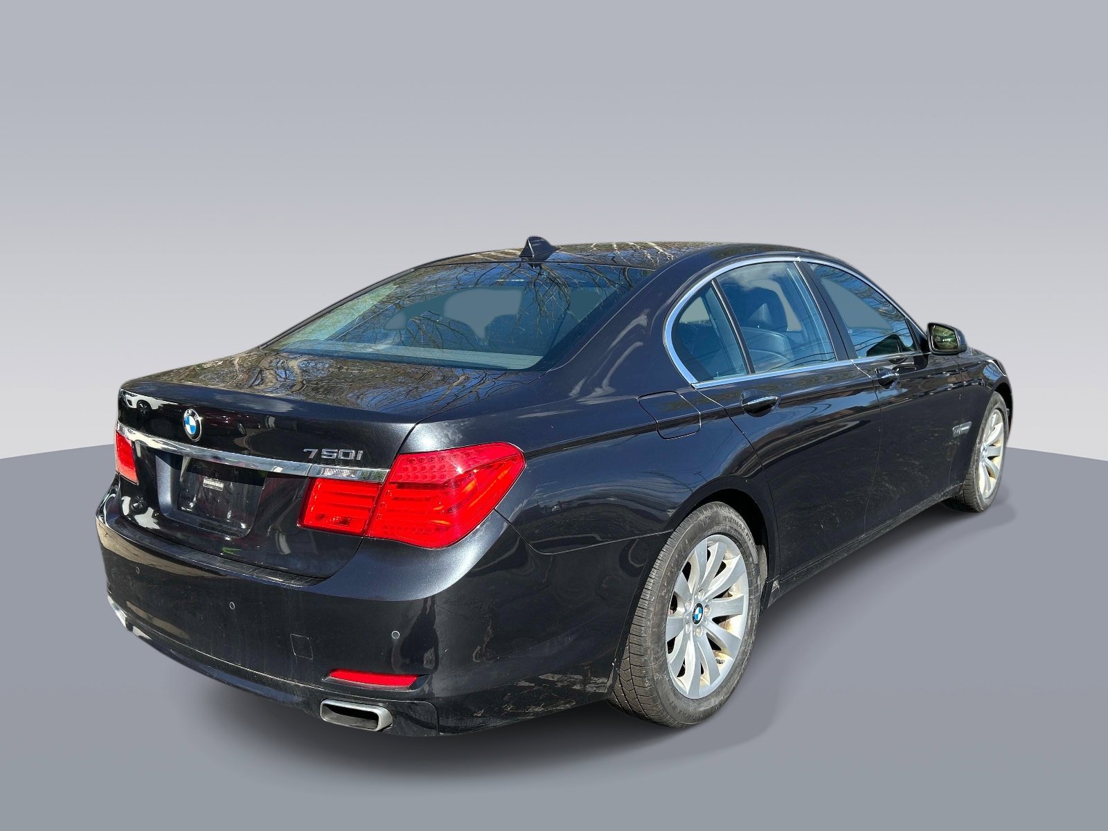Used 2011 BMW 750i xDrive AWD/4WD image 3