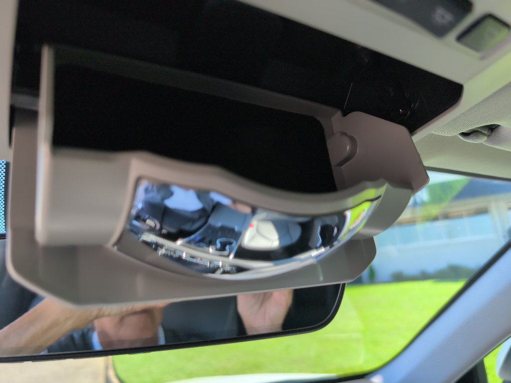 Used 2022 Toyota Highlander XLE FWD image 32
