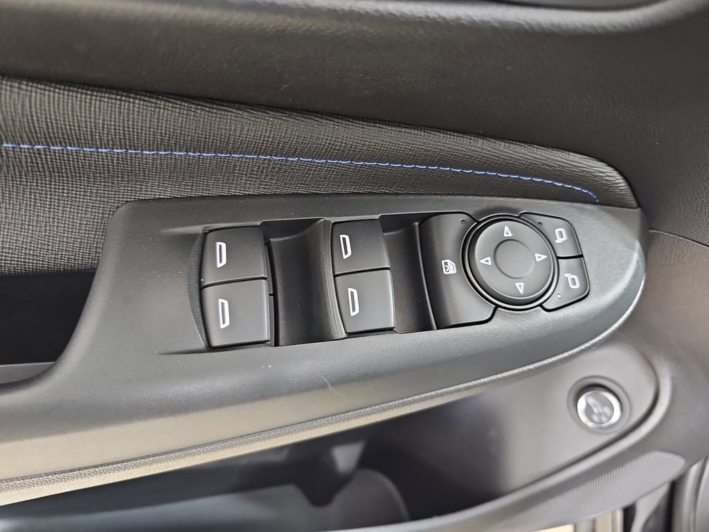 Certified 2025 Buick Envista Sport Touring w/ Experience Buick Package FWD image 32