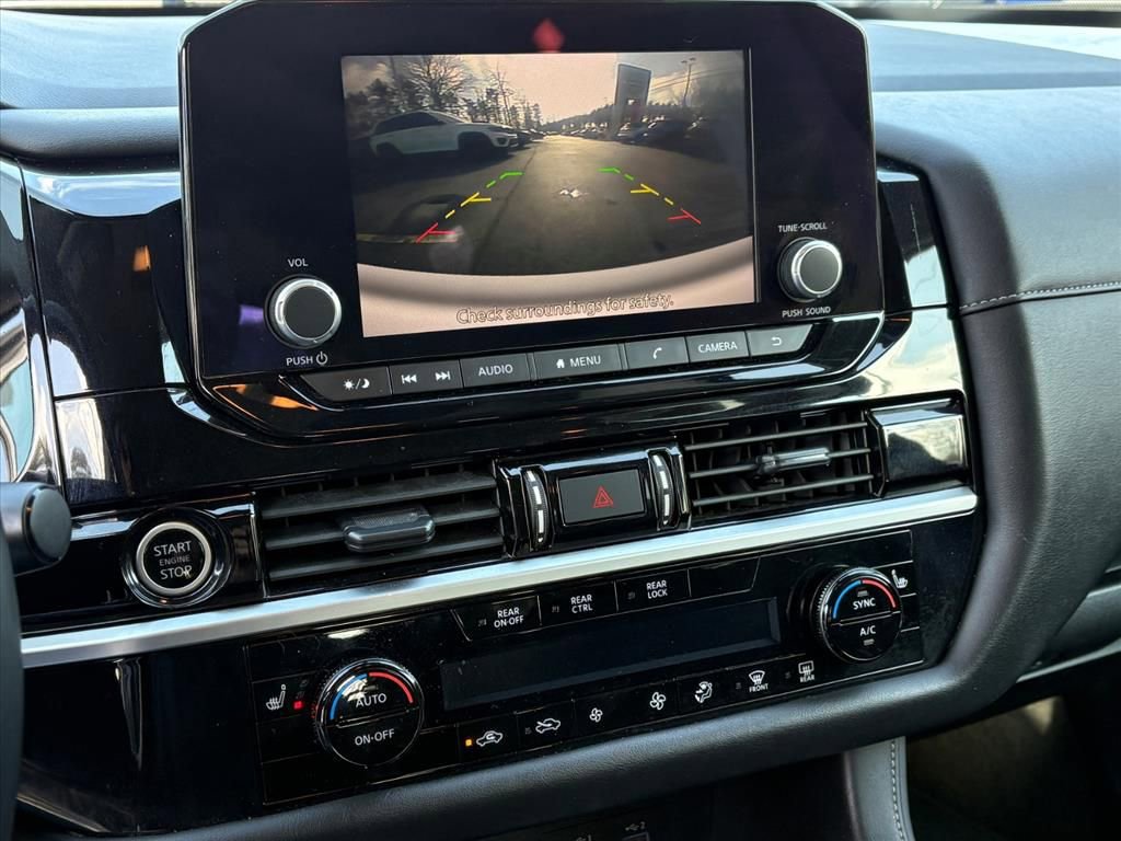 Certified 2024 Nissan Pathfinder SV image 8