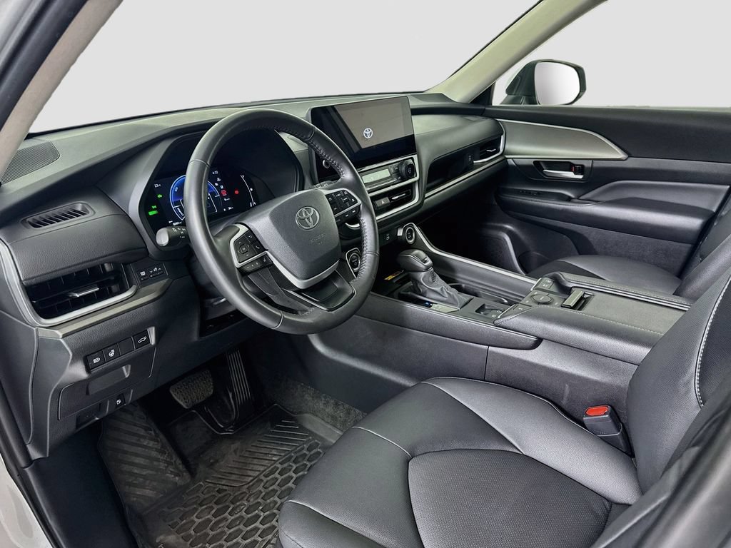 Used 2024 Toyota Grand Highlander AWD Hybrid image 10