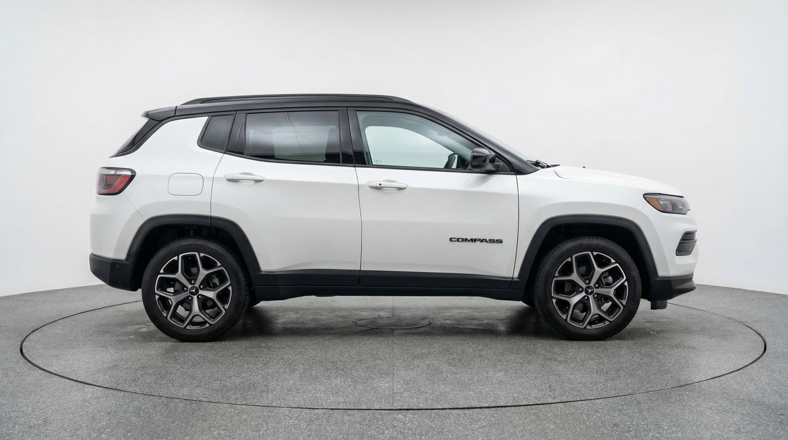 Used 2025 Jeep Compass Limited image 11