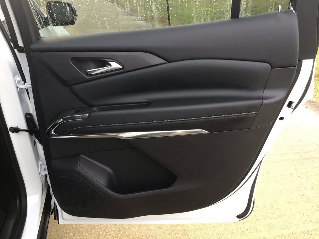 New 2026 Chevrolet Traverse LT w/ Driver Confidence Package image 17