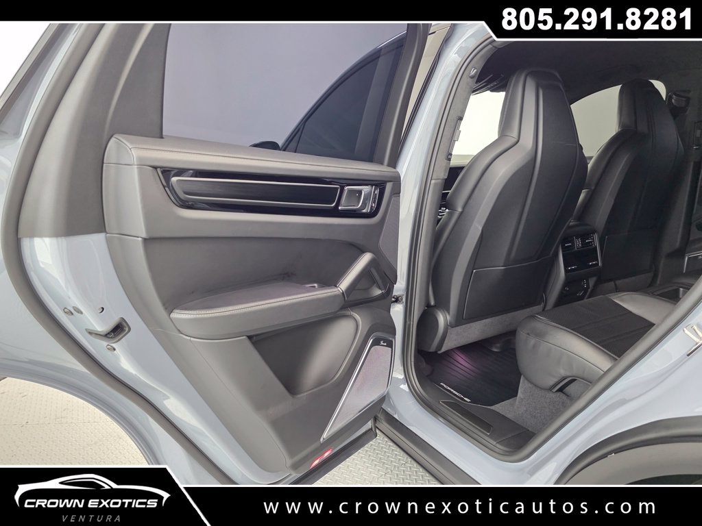 Used 2022 Porsche Cayenne Turbo GT AWD/4WD image 22