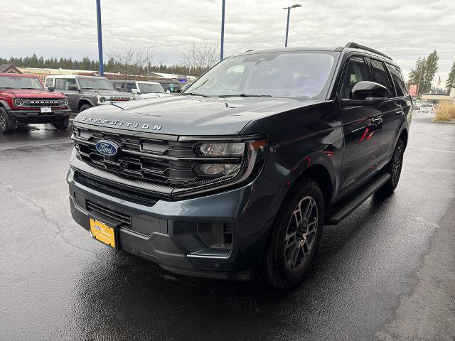 Certified 2025 Ford Expedition Active image 3