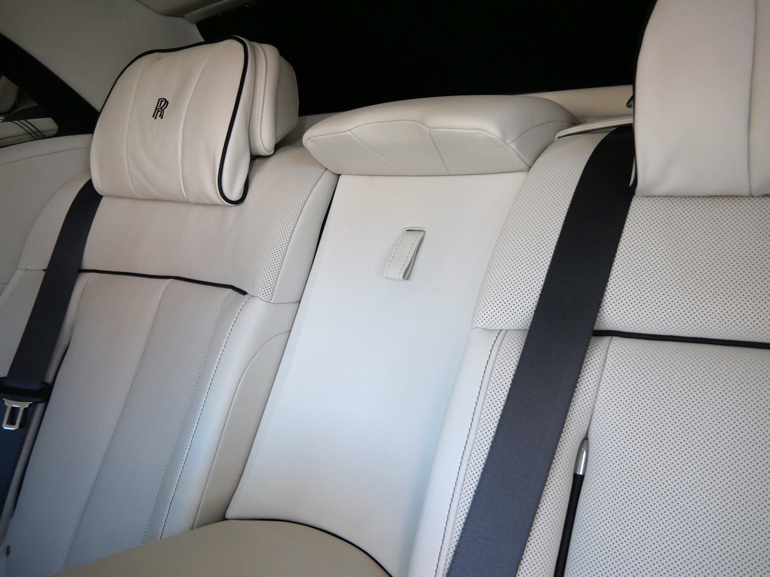 Certified 2024 Rolls-Royce Phantom Extended Wheelbase w/ The Phantom Package image 30