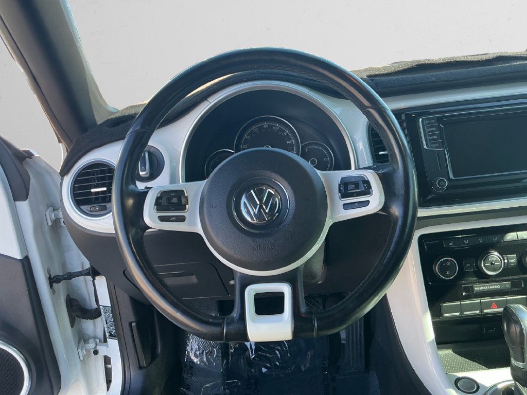 Used 2018 Volkswagen Beetle 2.0T SE FWD image 12
