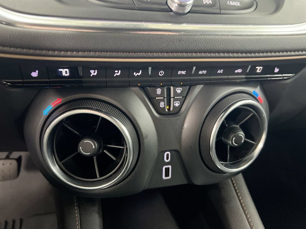 Used 2022 Chevrolet Blazer Premier AWD/4WD image 17