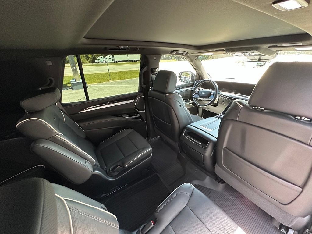 Used 2025 Cadillac Escalade Sport RWD image 24