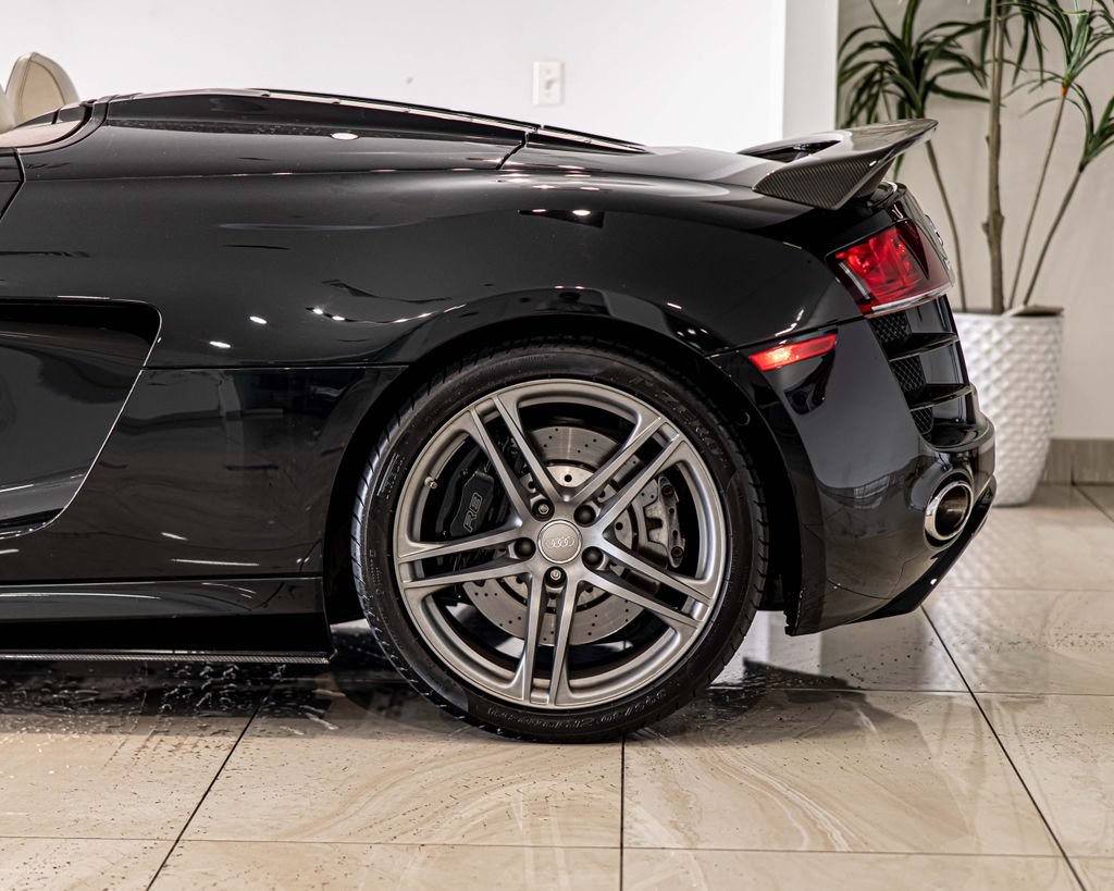 Used 2012 Audi R8 V10 AWD/4WD image 8