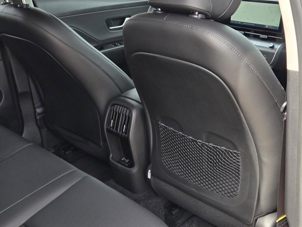 Used 2025 Hyundai Kona Limited image 28