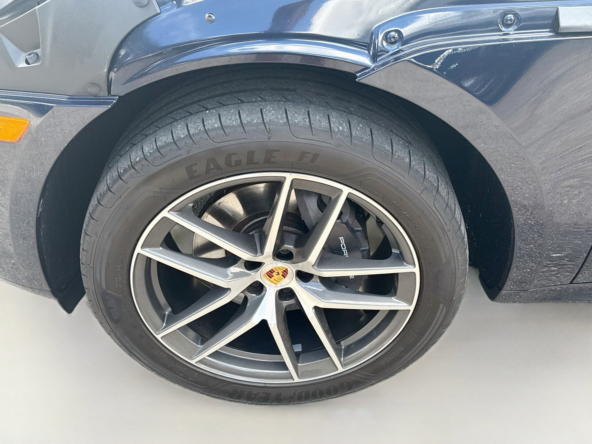 Used 2023 Porsche Macan Turbo AWD/4WD image 37
