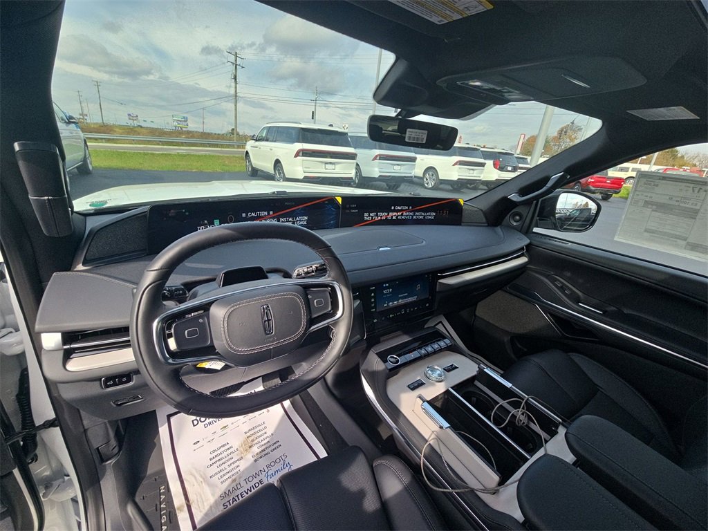 New 2025 Lincoln Navigator L Reserve w/ Jet Appearance Package image 10