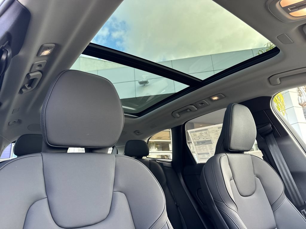 New 2026 Volvo XC60 T8 Plus w/ Climate Package AWD/4WD image 16