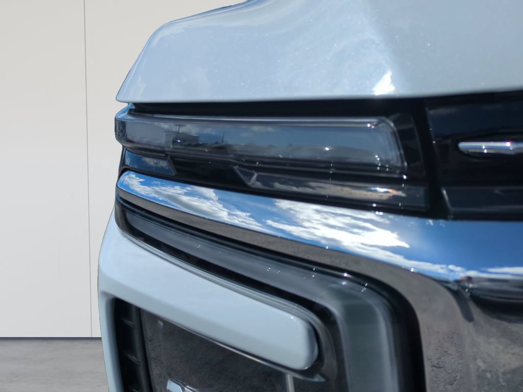 New 2026 Chevrolet Suburban Premier w/ Sun And Tow Package AWD/4WD image 10