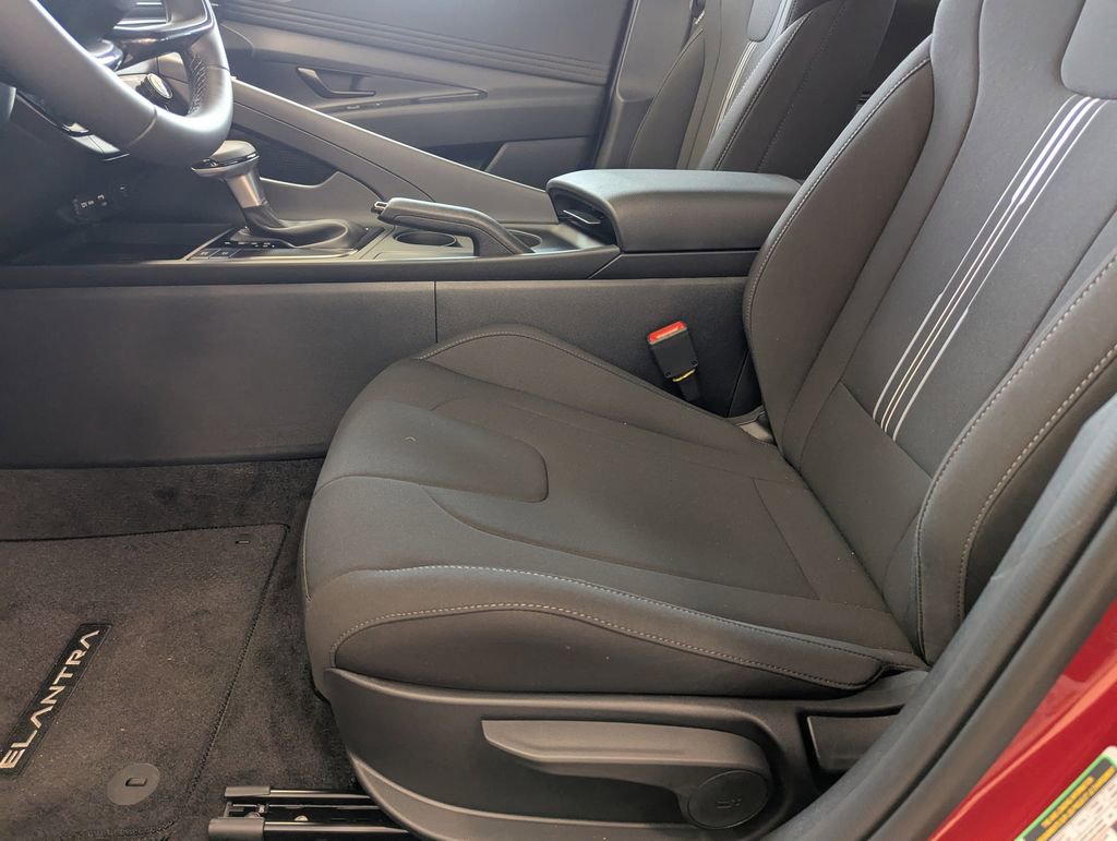 Certified 2026 Hyundai Elantra Sport FWD image 10