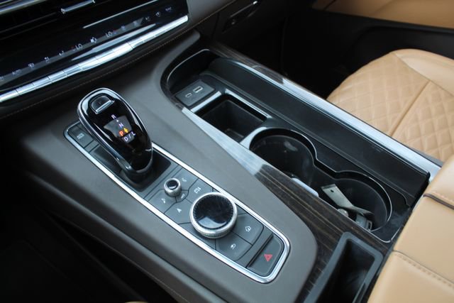Used 2022 Cadillac Escalade Premium Luxury w/ LPO, Floor Liner Package AWD/4WD image 32