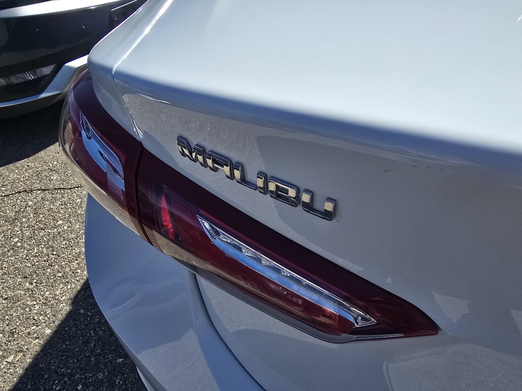 Used 2022 Chevrolet Malibu LT FWD image 11