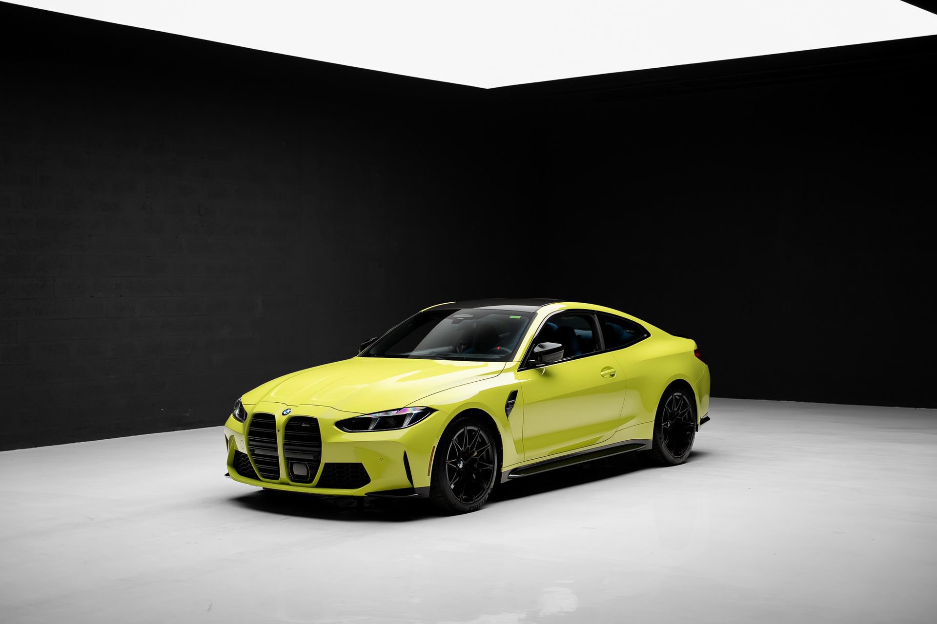 Used 2025 BMW M4 Competition RWD image 4