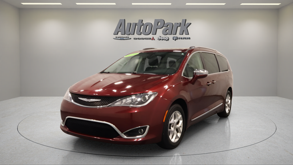 Used 2020 Chrysler Pacifica Limited w/ 8-pass Seating Package FWD image 3