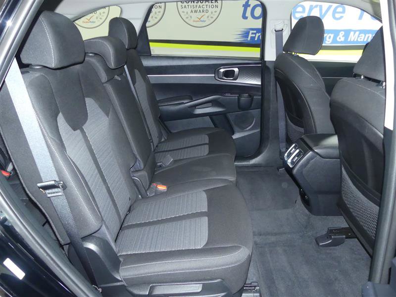 Used 2023 Kia Sorento LX image 21