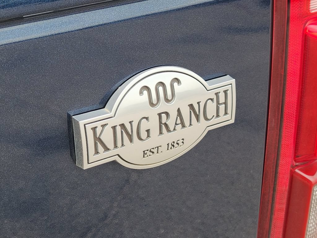Used 2015 Ford F150 King Ranch w/ Equipment Group 601A Luxury AWD/4WD image 9