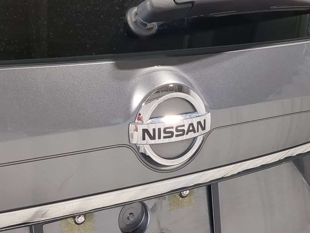 Used 2017 Nissan Rogue SV AWD/4WD image 15
