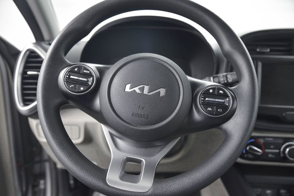 Used 2024 Kia Soul LX image 16